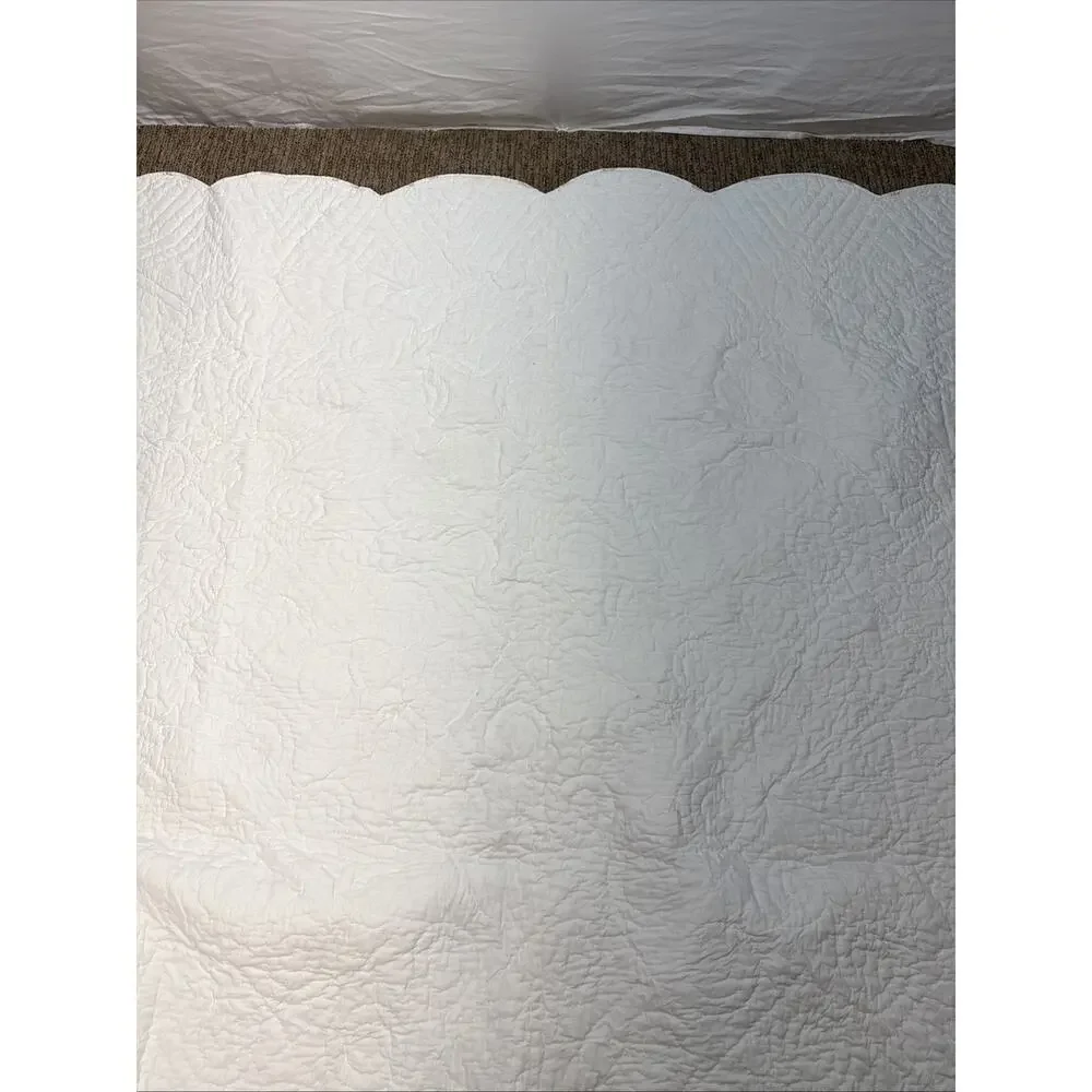 Yves Delorme Twin Size Pink Floral Eglantine Scallop Quilt Coverlet Sham Cotton